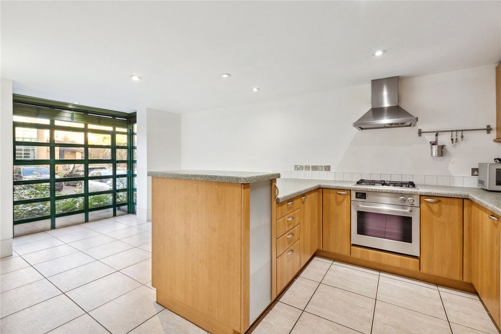Property photo 3 of 21