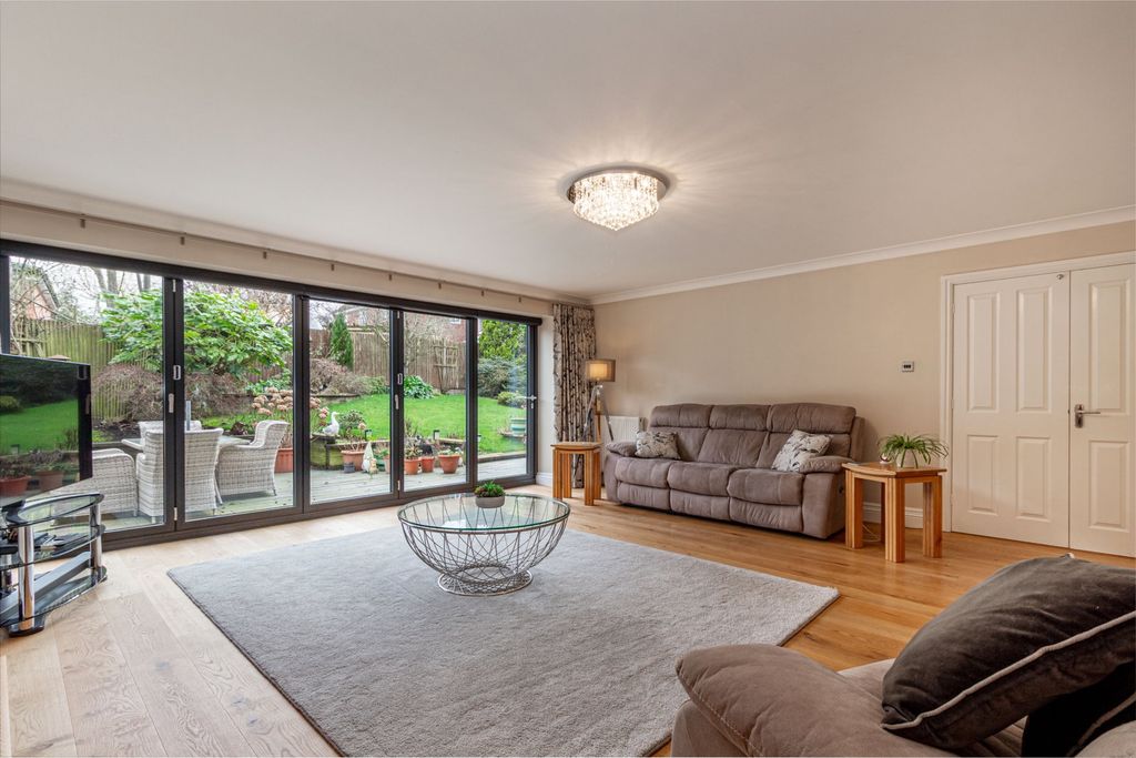 Property photo 2 of 34