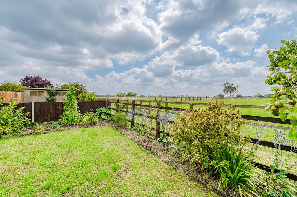 Property photo 2 of 29
