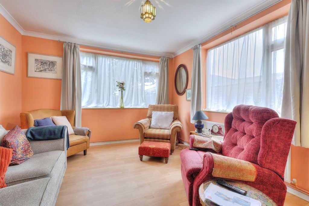 Property photo 3 of 17