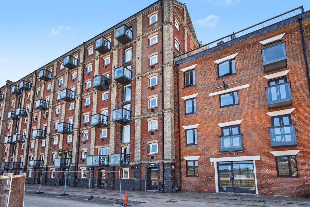 1 bed flat for saleApartment 30 The Quayside Maltings, High Street, Manningtree, Essex CO11