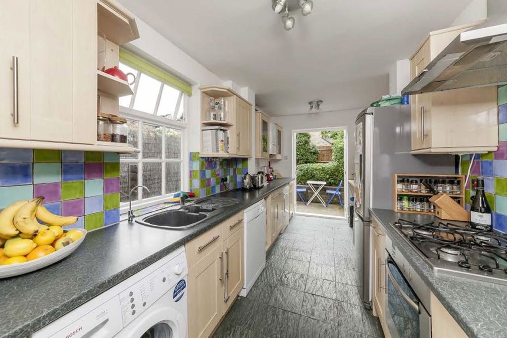 Property photo 3 of 7