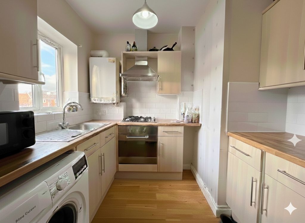 Property photo 3 of 5 4879302