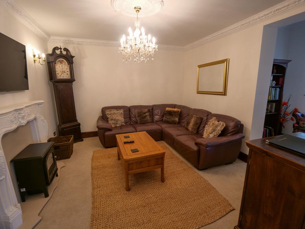 Property photo 2 of 10 Living Room