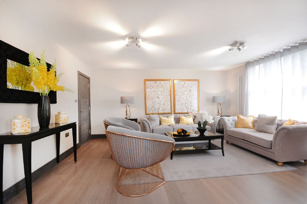 Property photo 1 of 11 Photo 0