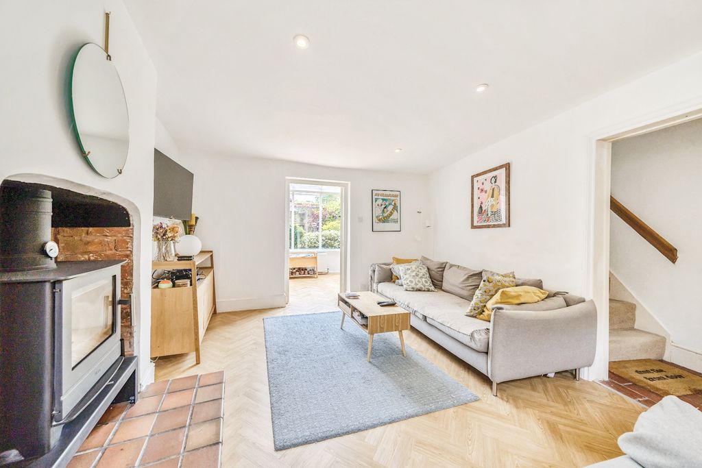 Property photo 2 of 20