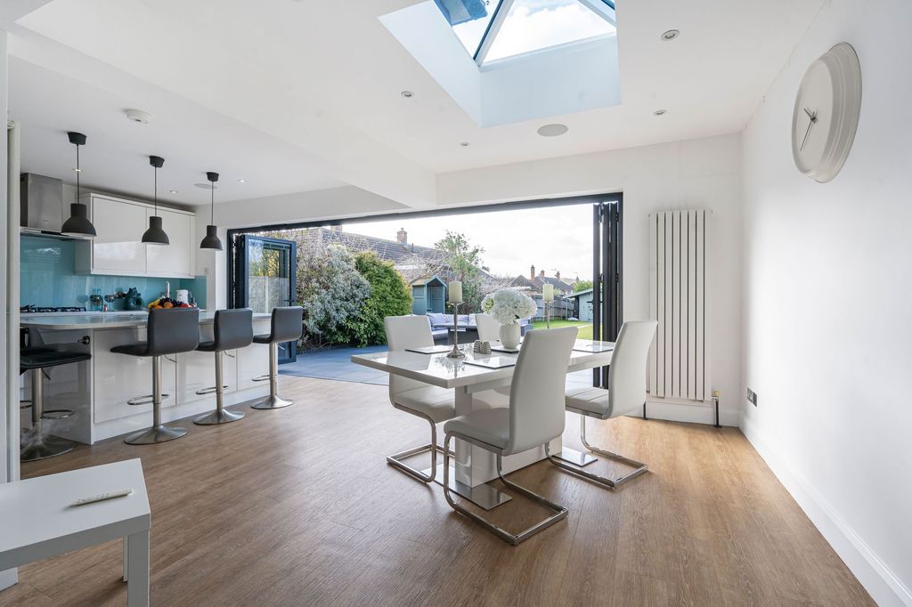 Property photo 2 of 24