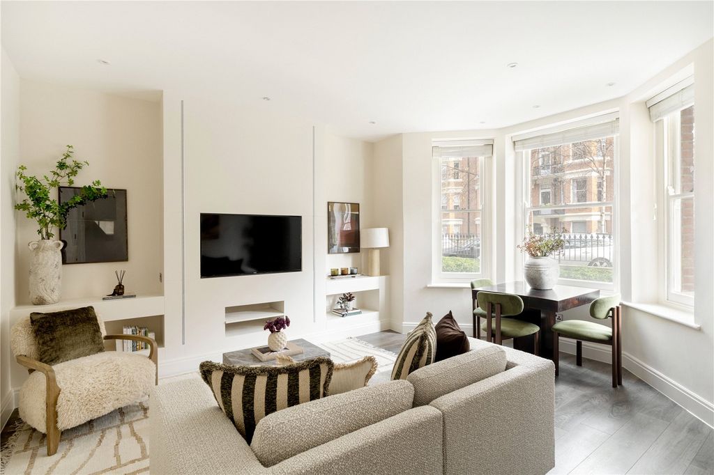 Property photo 2 of 29 Picture No. 12