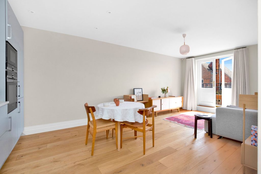 Property photo 2 of 29