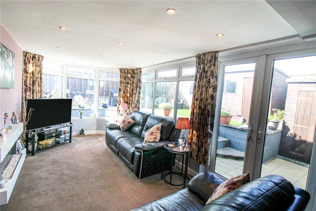 Property photo 2 of 17 Sitting Room