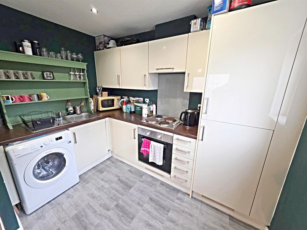 Property photo 3 of 11 Open Plan Living/Kitchen