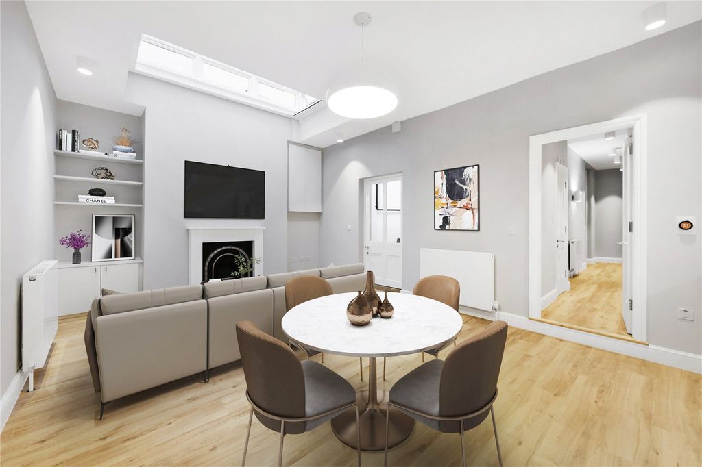 Property photo 2 of 12 Dining Space Cg