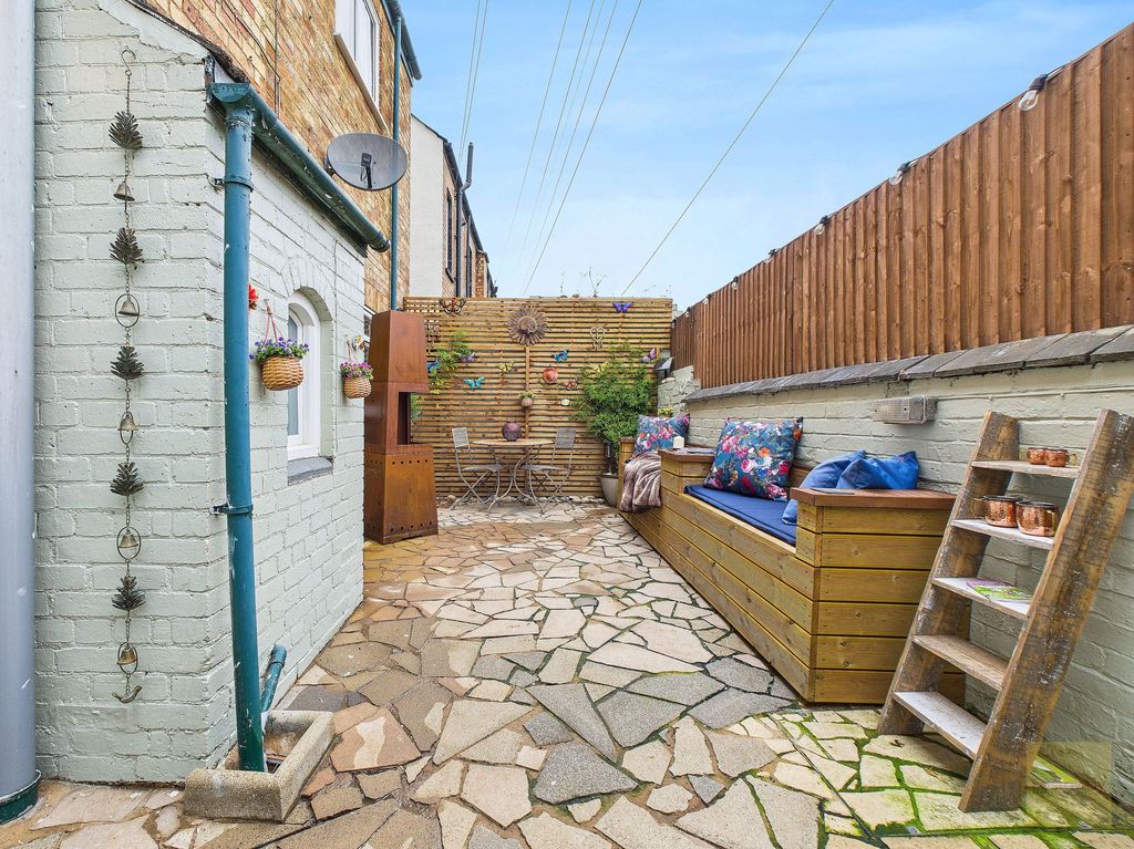 Property photo 2 of 19 Garden