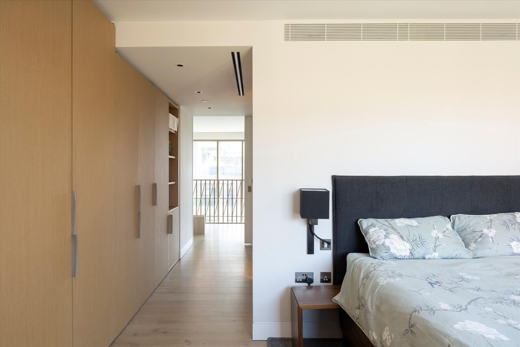 Property photo 3 of 25 Image