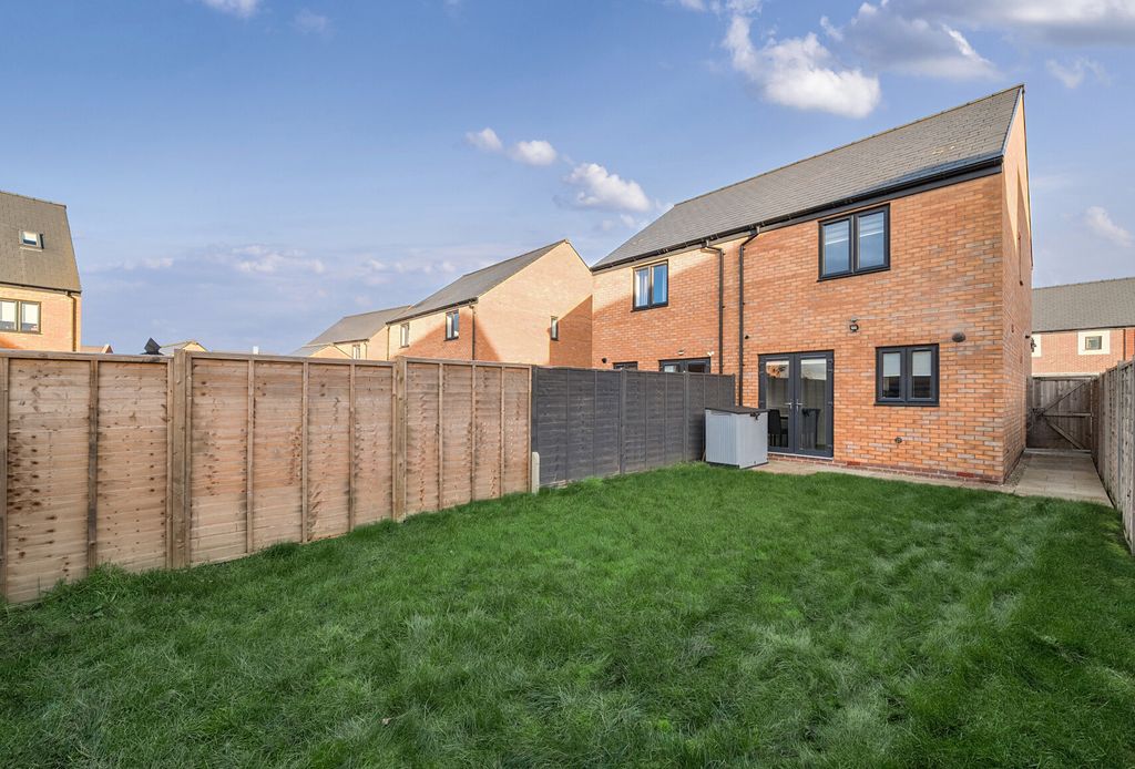 Property photo 2 of 10 1406054-4-697A428...