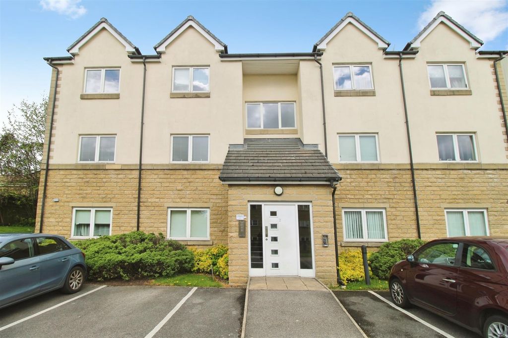 Property photo 1 of 12 External