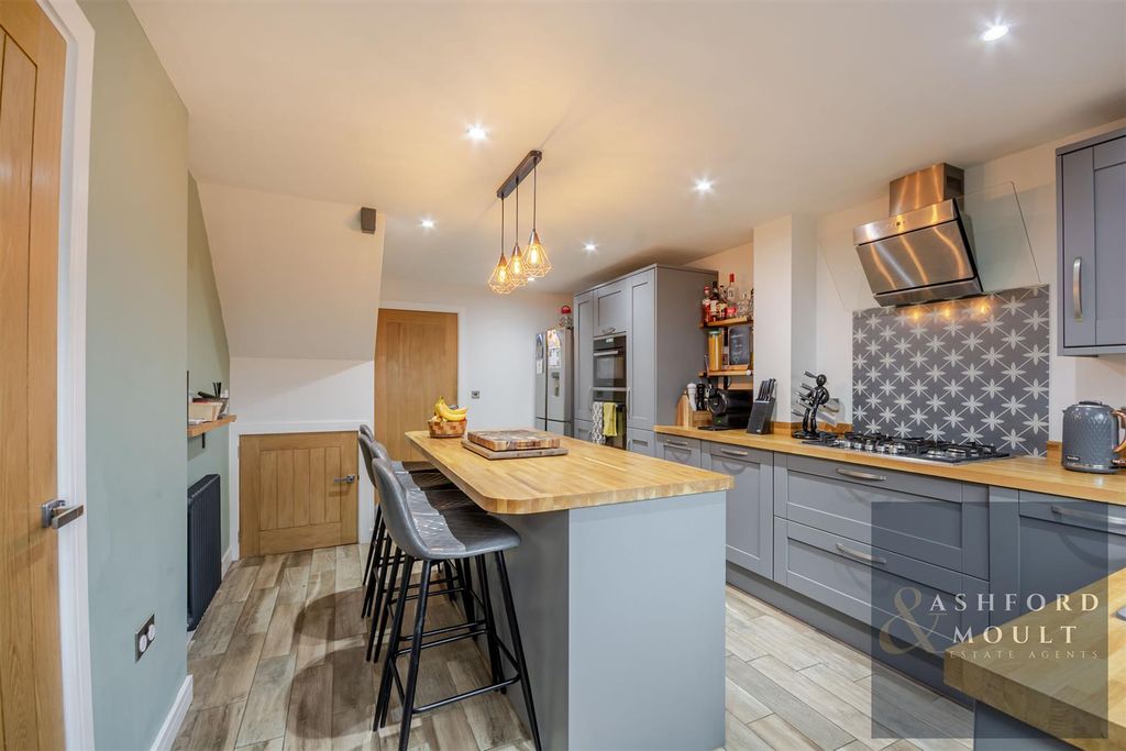 Property photo 3 of 33 Ashford-35.Jpg