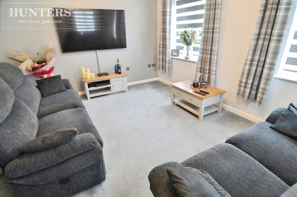 Property photo 3 of 15 Pbox-Img.Jpg