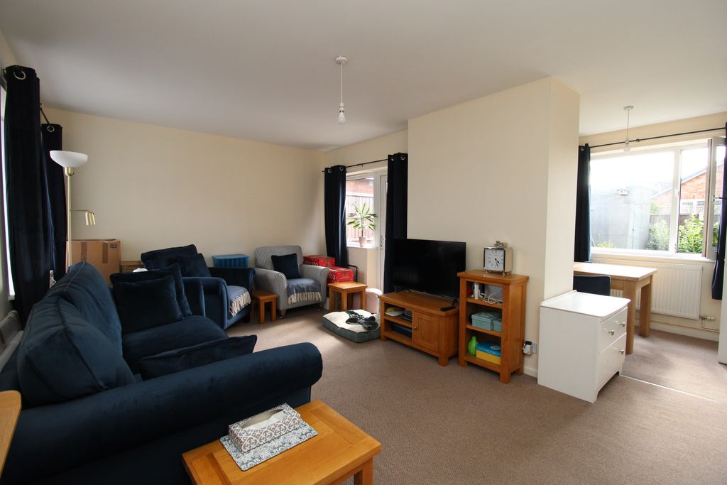 Property photo 3 of 10 Img_1846