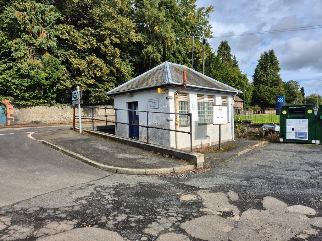 Property photo 1 of 9