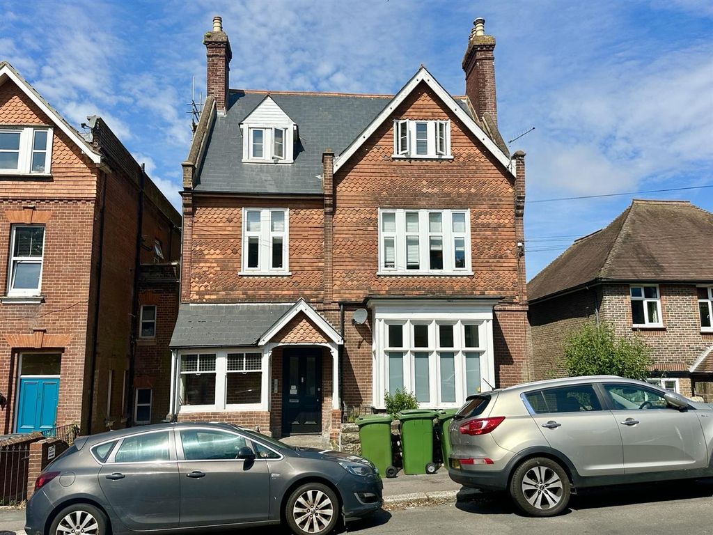 Property photo 3 of 14