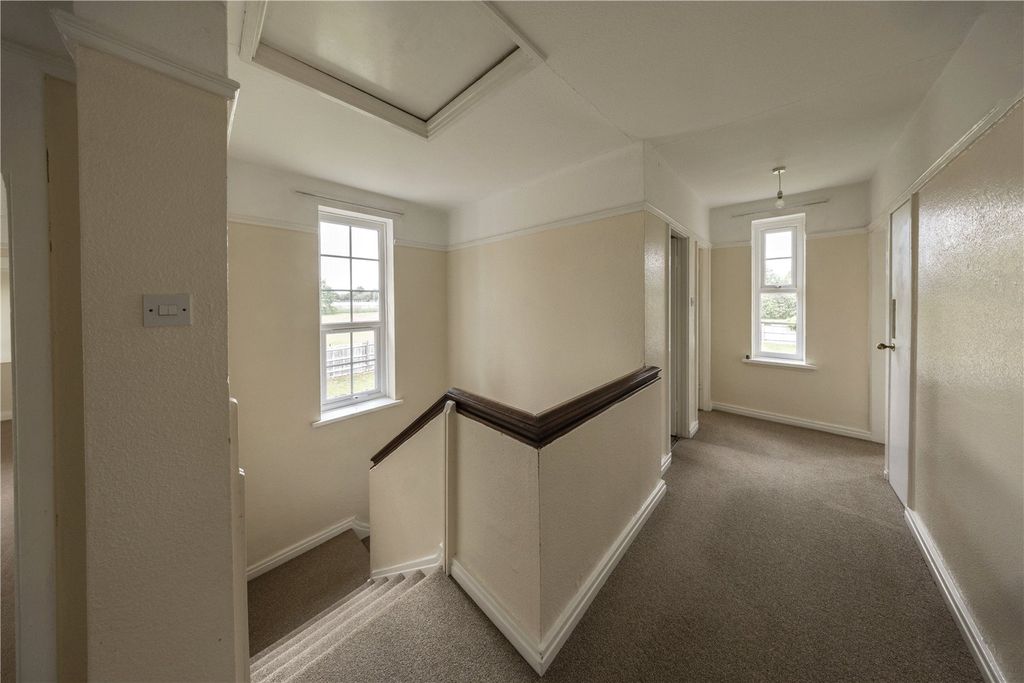 Property photo 3 of 8 Picture No. 16