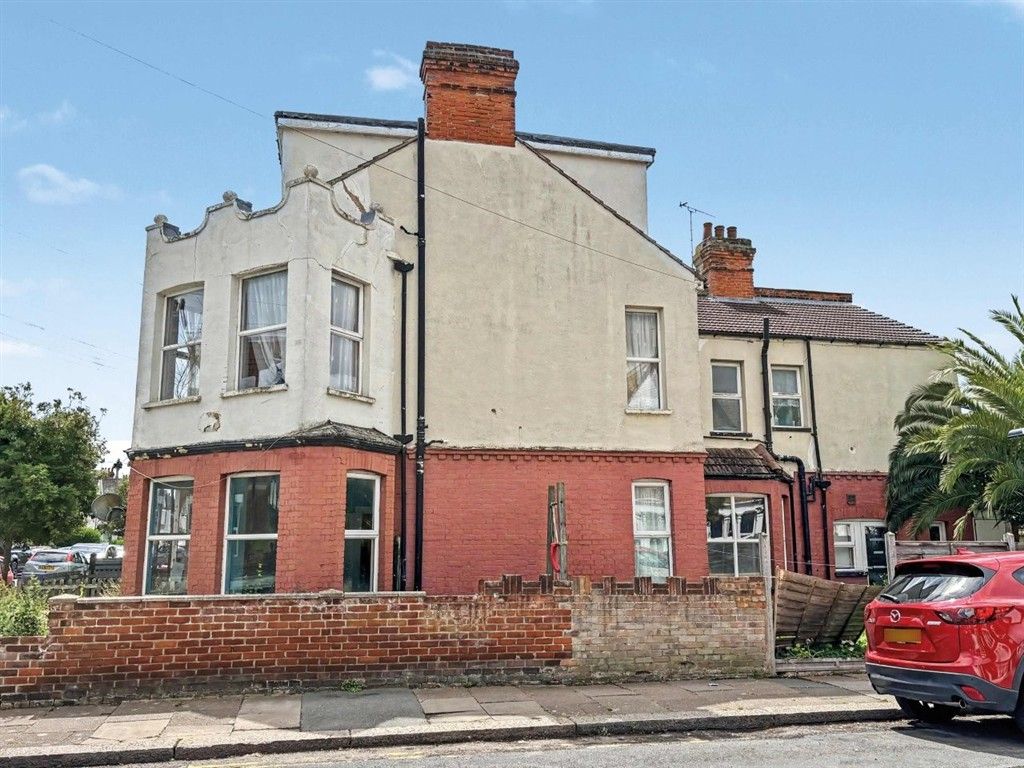 Property photo 2 of 12