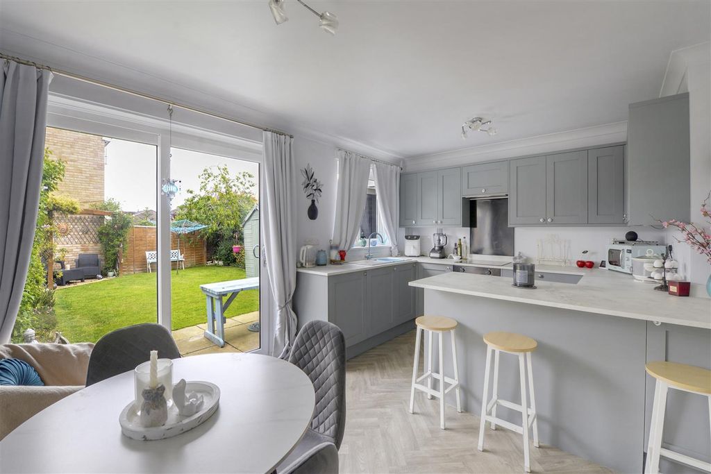 Property photo 2 of 15 2Challenger06.Jpg
