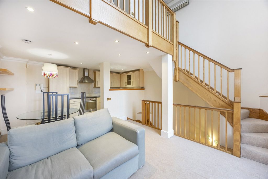 Property photo 2 of 13 Reception