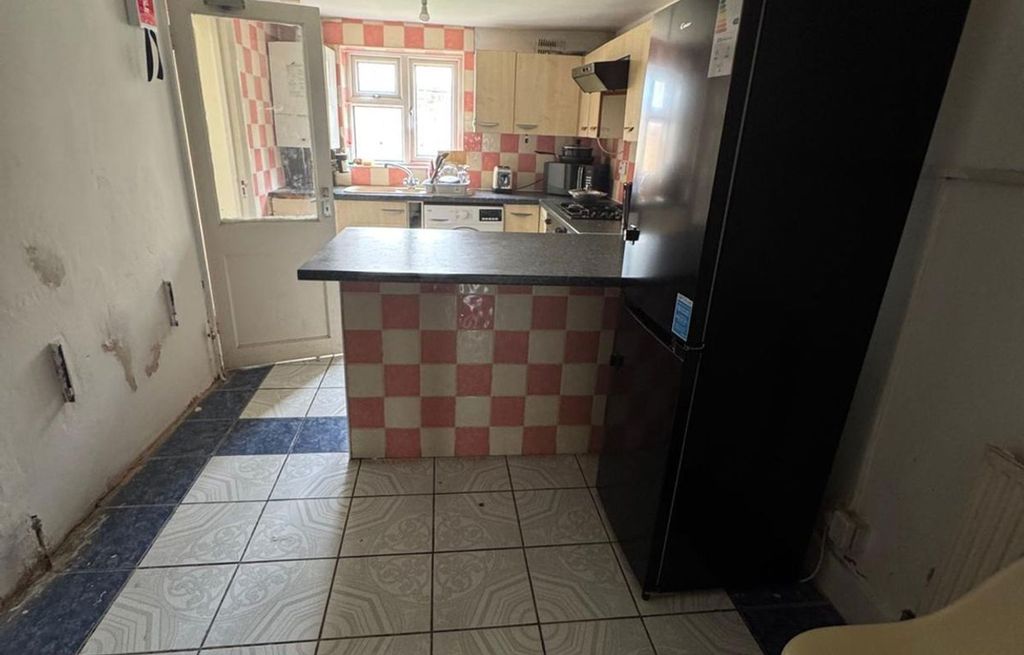 Property photo 3 of 7