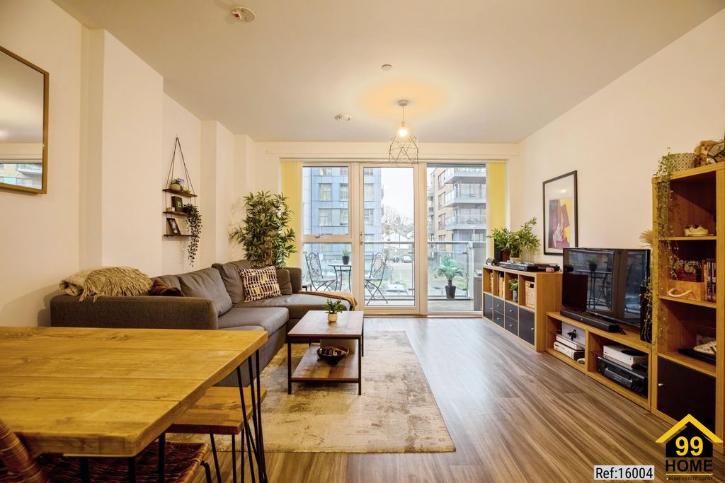 Property photo 3 of 19 Photo 2