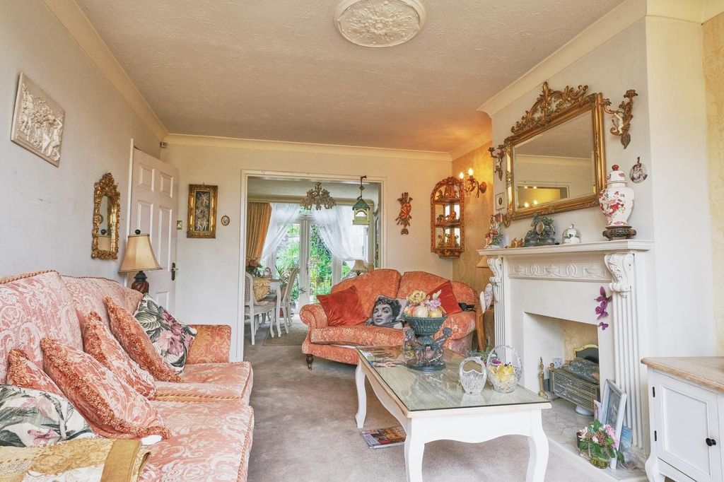 Property photo 2 of 19