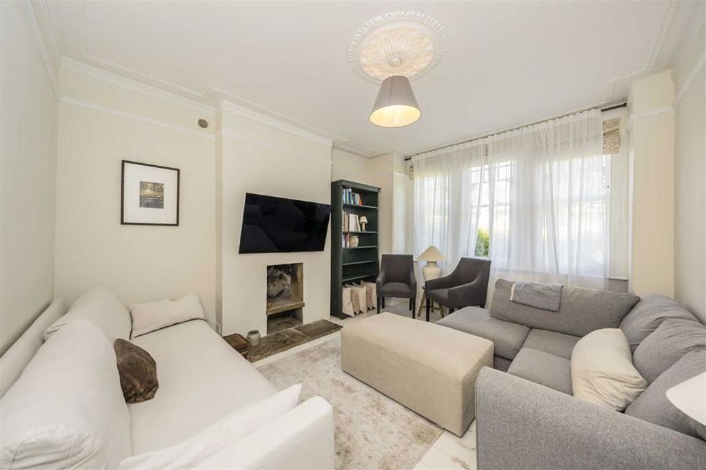 Property photo 2 of 8