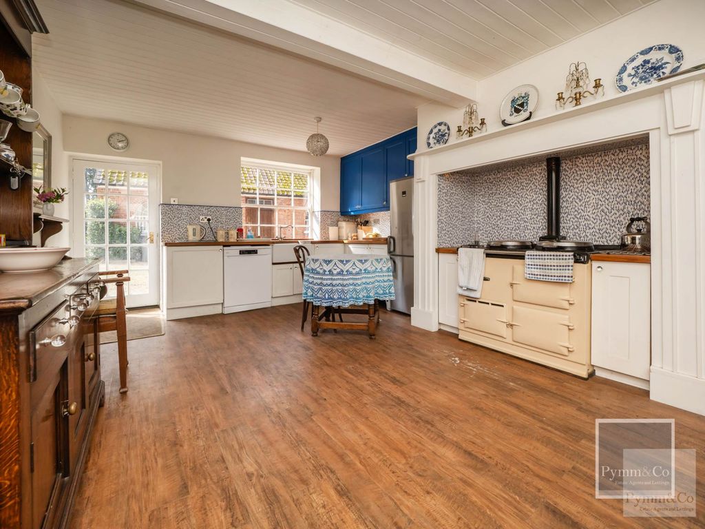 Property photo 2 of 39