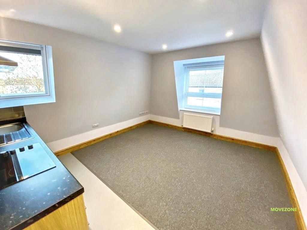 Property photo 3 of 5 Sonning3 2.Jpg