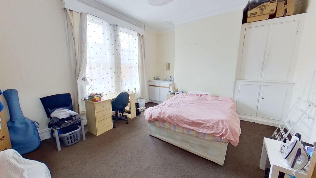 Property photo 3 of 11 21-Brudenell-Grove-2-03302023100919.Jpg