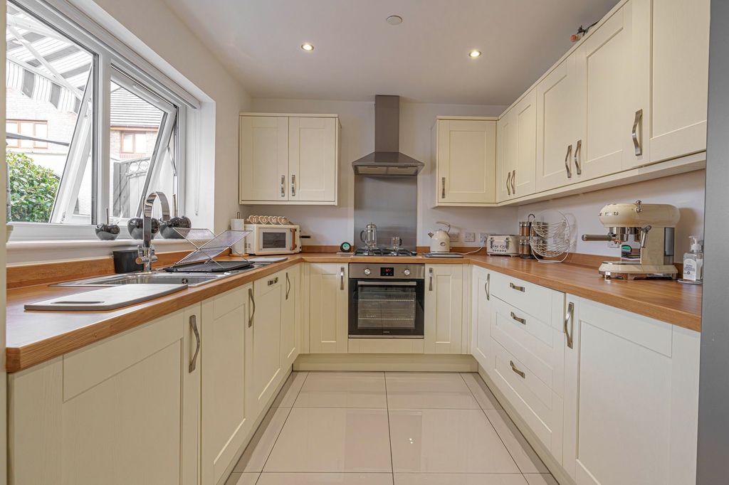 Property photo 2 of 55