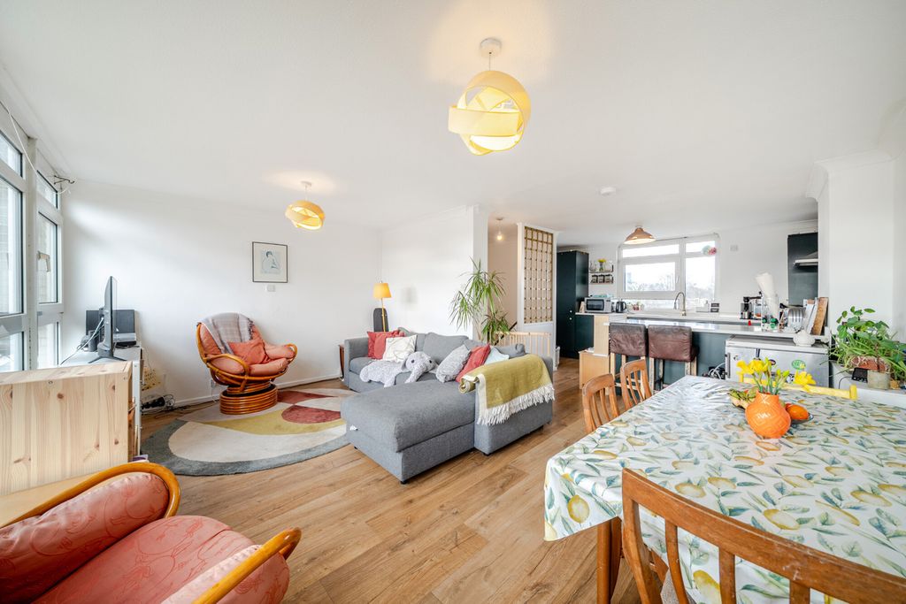 Property photo 2 of 22 Reception