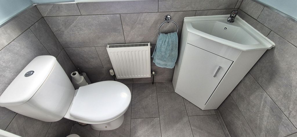 Property photo 3 of 9 Cloakroom/wc