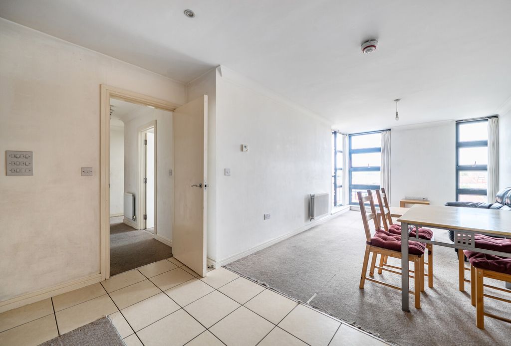 Property photo 3 of 11 1499216-17-6A71Eb...