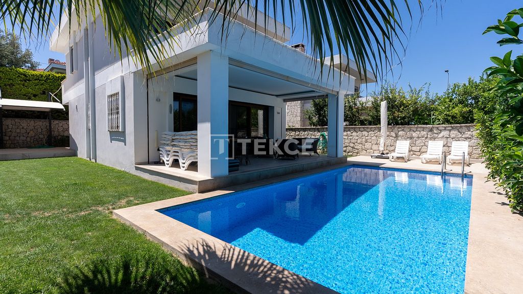 Property photo 2 of 58