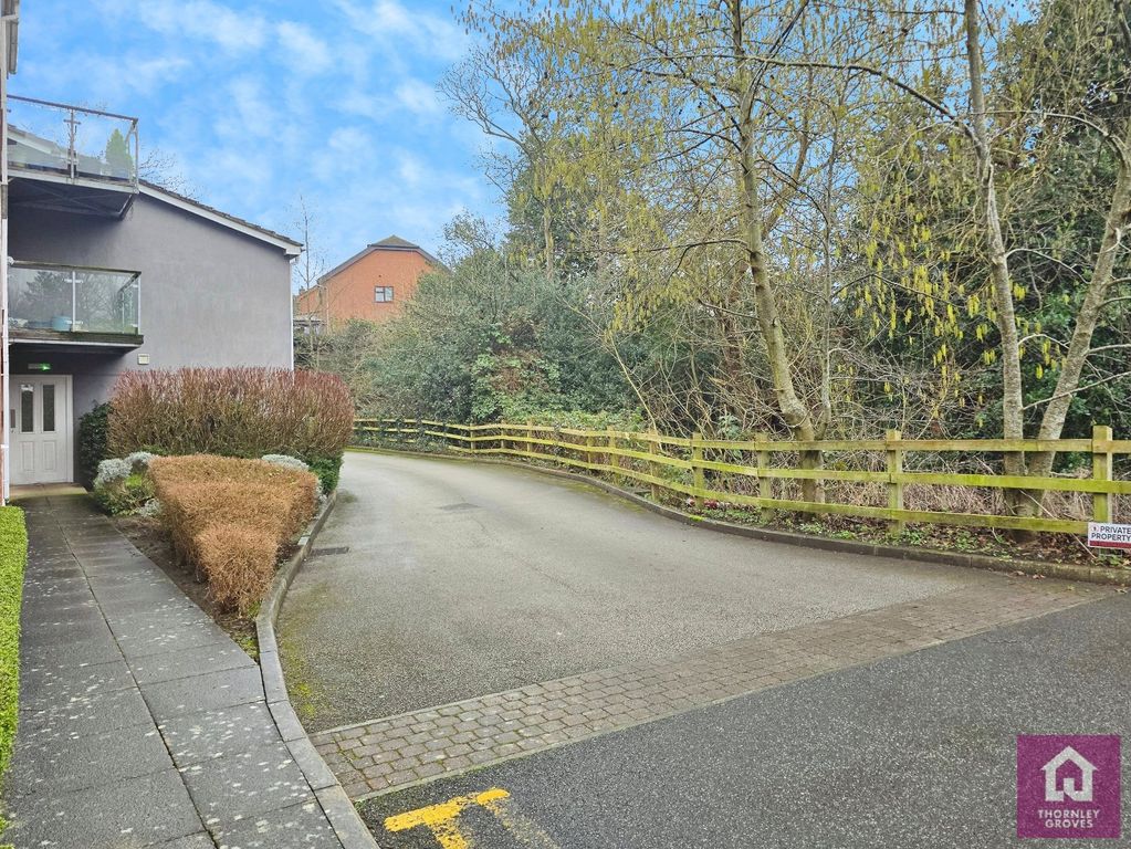 Property photo 2 of 14 Picture No. 10