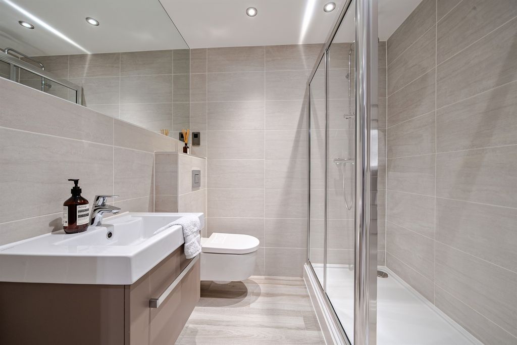 Additional image 7 of 2 bed flat for saleVillage Road, Enfield EN1