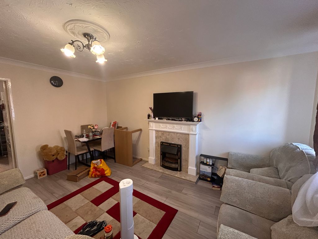 Property photo 3 of 12