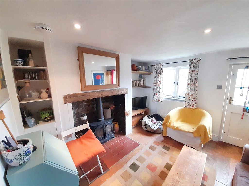 Property photo 2 of 20 Living Room