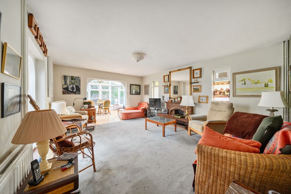 Property photo 3 of 13 Sitting Room