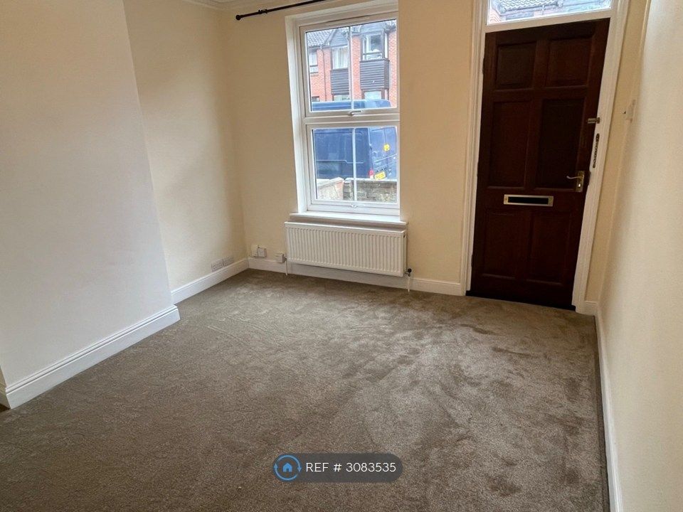 Property photo 1 of 10 Lounge
