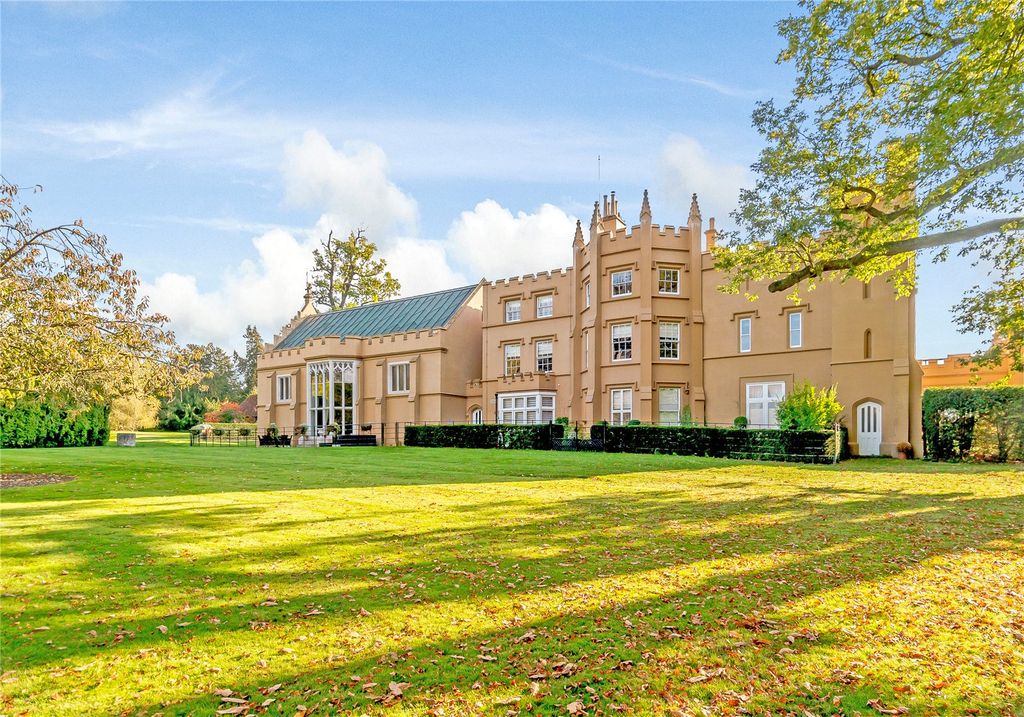 Property photo 2 of 32 Picture No. 11