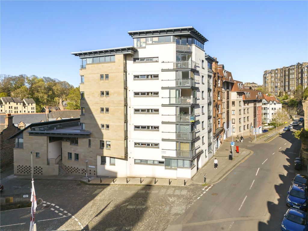 Property photo 3 of 16 Belford Road