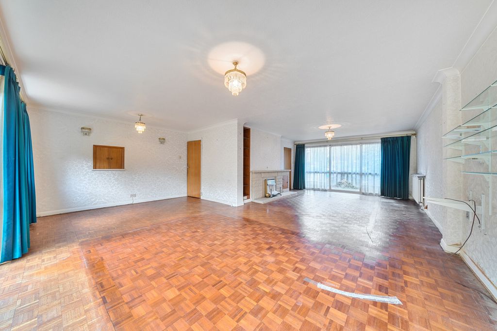 Property photo 2 of 21 1344647-14-68Aef1...